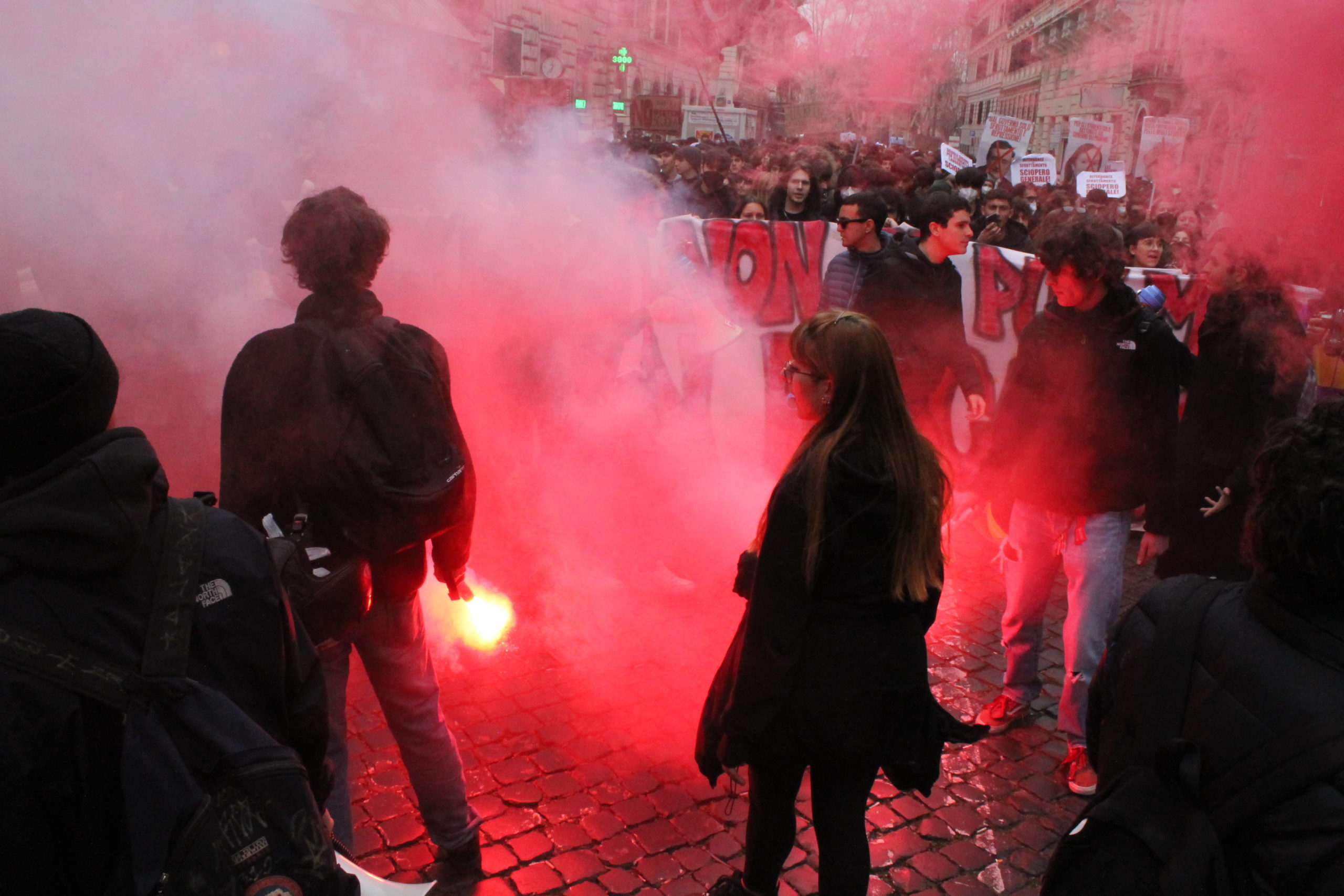 scuola studenti piazza