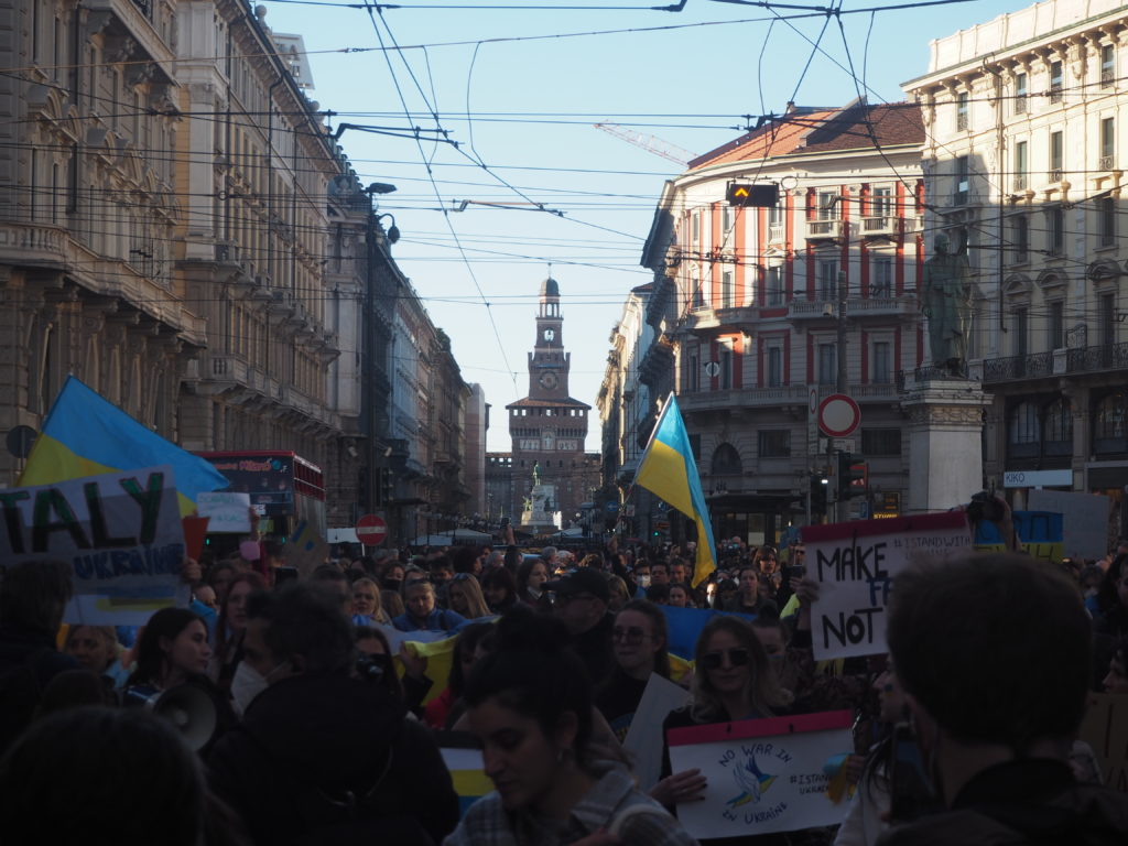 Manifestazioni contro l'invasione russa, gli italiani scendono in piazza