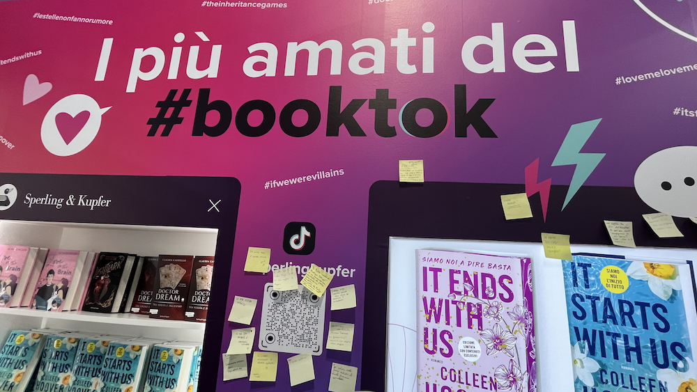 Dal Salone del Libro alla Treccani: l'editoria si è accorta di BookTok e  potrebbe essere un problema