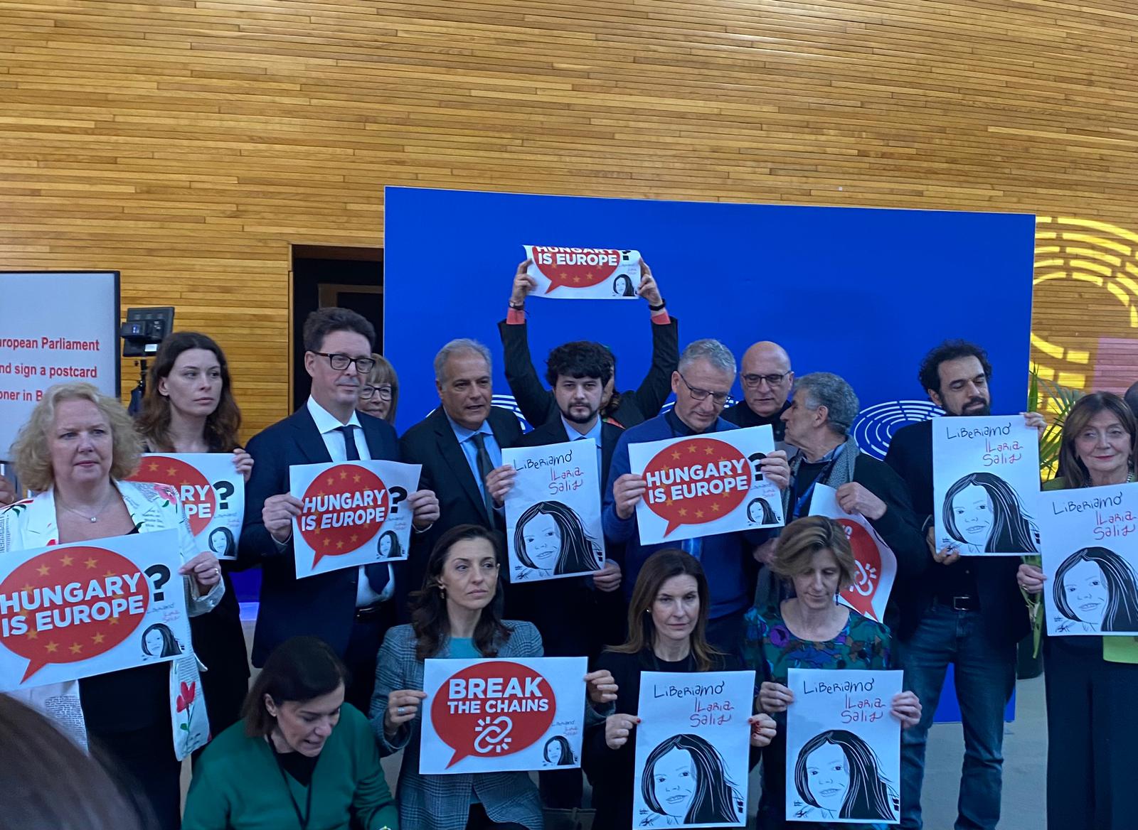 Il caso di Ilaria Salis arriva a Strasburgo: «Possiamo fare molto»