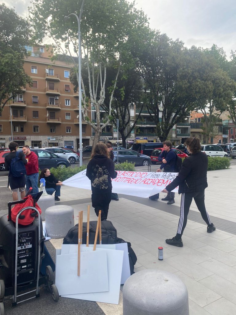 “Stop allo scolasticidio”, ma il sit-in pro-Palestina a Roma Tre non sfonda