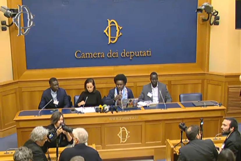 «Almasri mi ha picchiato», parlano le vittime dei lager libici