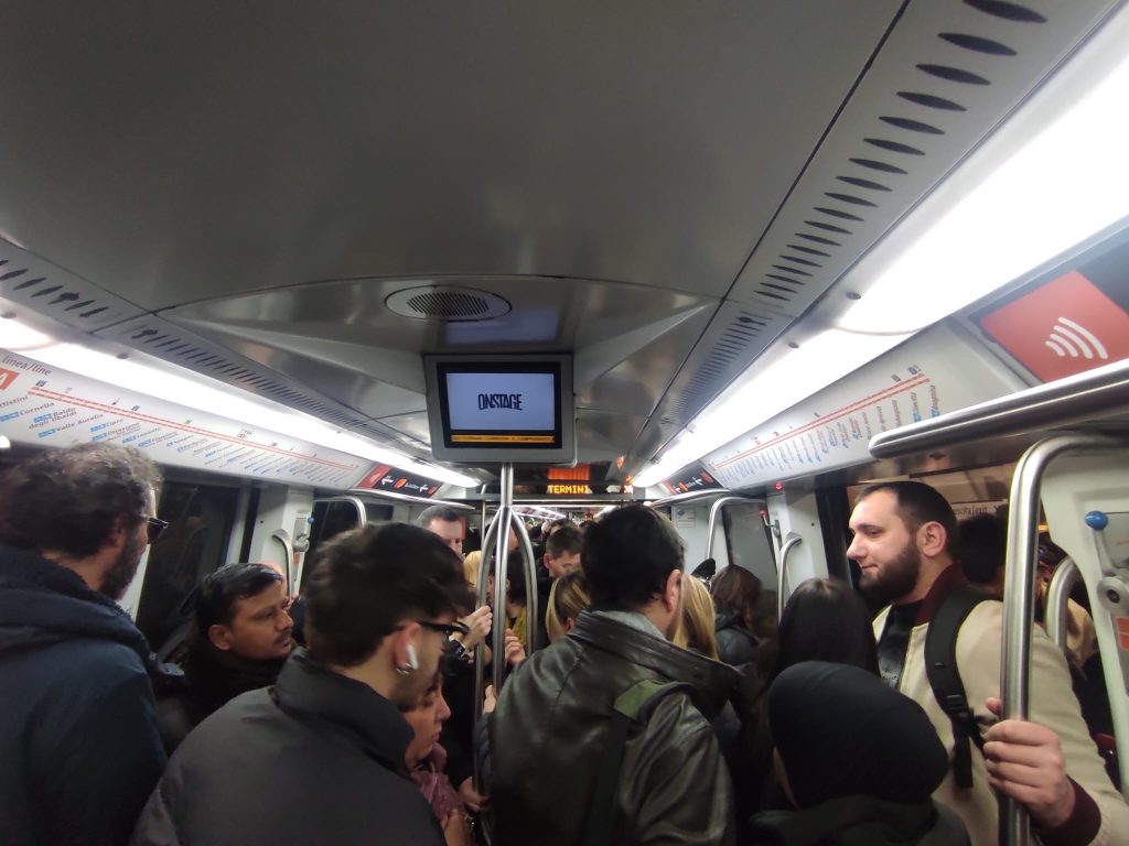 A Roma arriva un'app per riconoscere i borseggiatori in metro