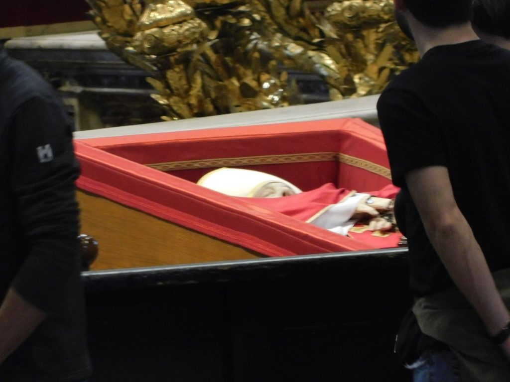 Il silenzio della piazza