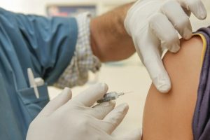 Vaccini e autismo, Trump allarma la comunità scientifica