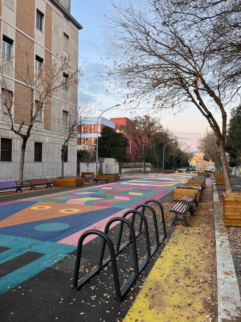 Con le strade scolastiche i bambini vivono la città