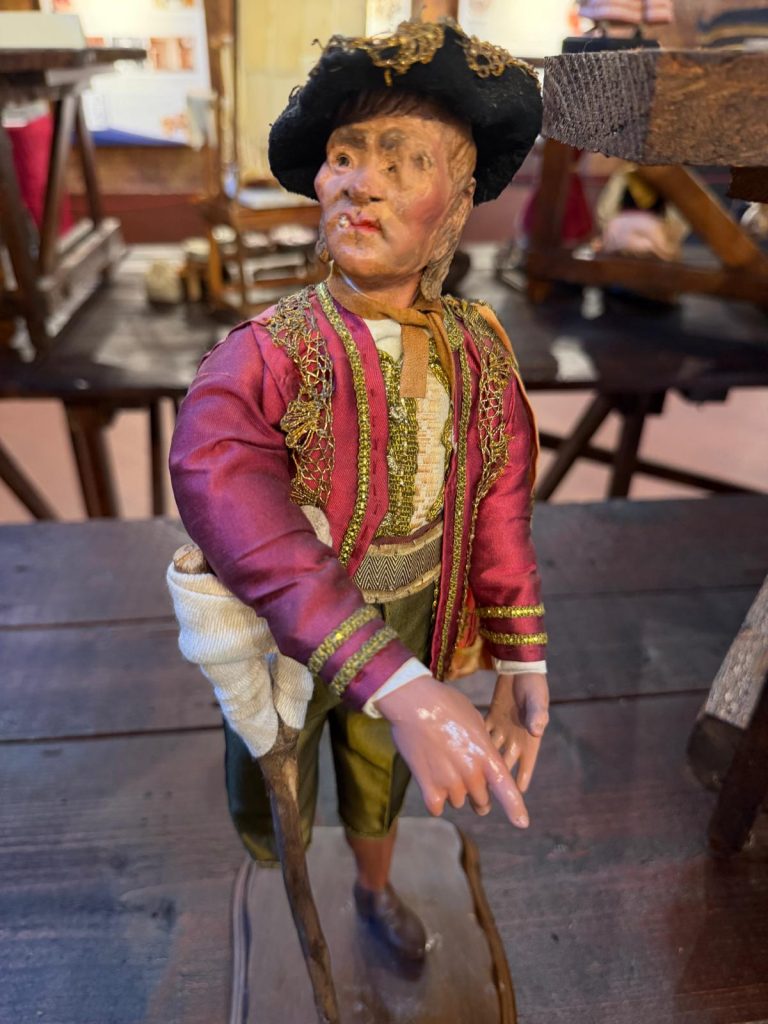 Pastori inguaribili e medici ciarlatani: l'altra faccia del presepe napoletano