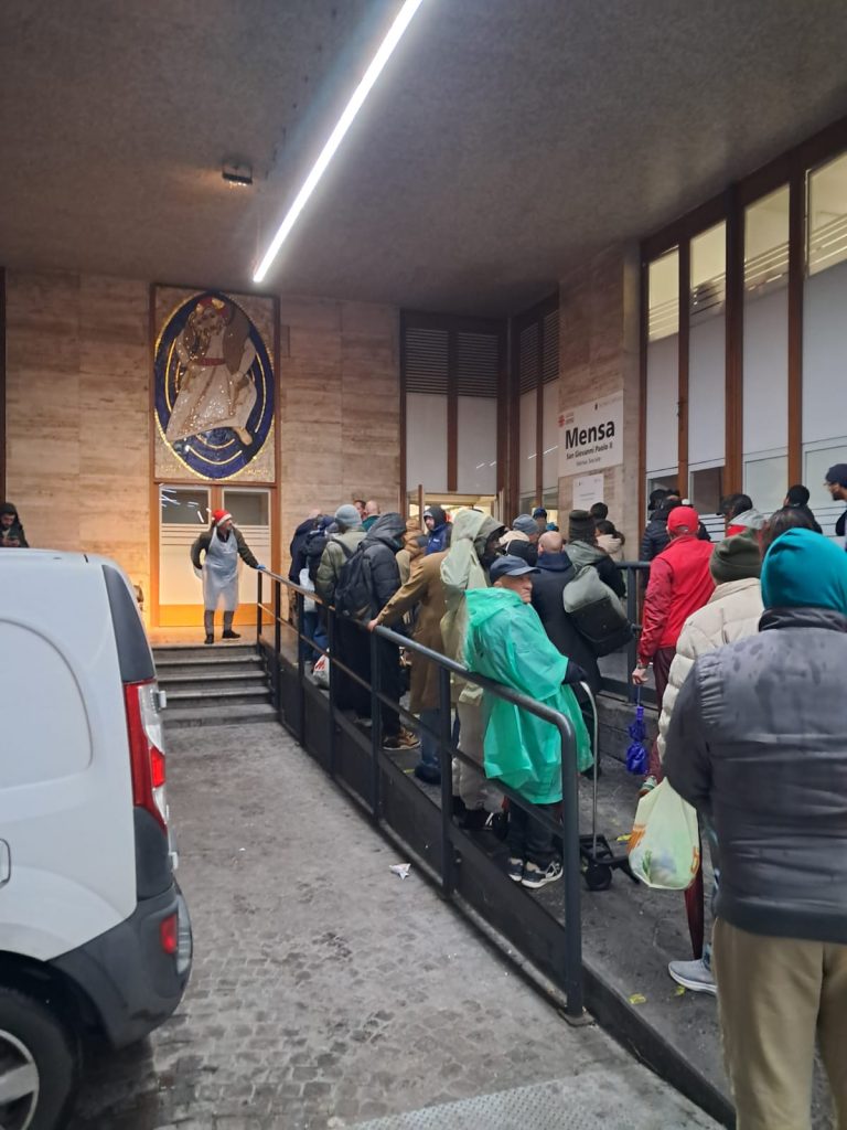 «Solo amore»: la cena di Natale alla mensa Caritas