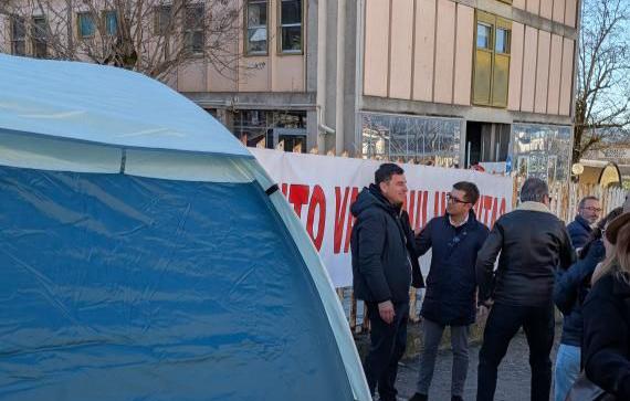 Crisi di sanità a Isernia <br>                               Il sindaco dorme in tenda