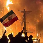 «Vedo il mio Paese bruciare» <br> Le parole di Arash Azizi