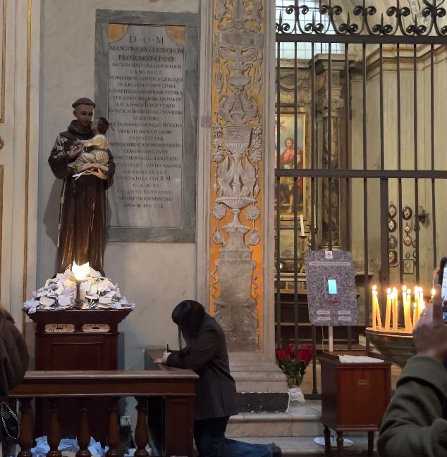 A Trastevere la preghiera diventa trend