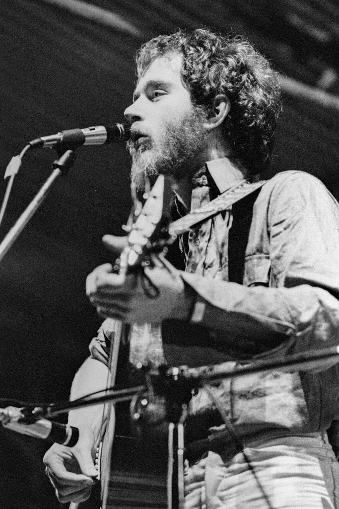 Francesco De Gregori nel 1975, foto di Fabio Maria Minotti